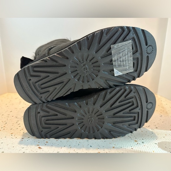 UGG Mini Bailey Velvet Bow II Boot - Picture 9 of 11